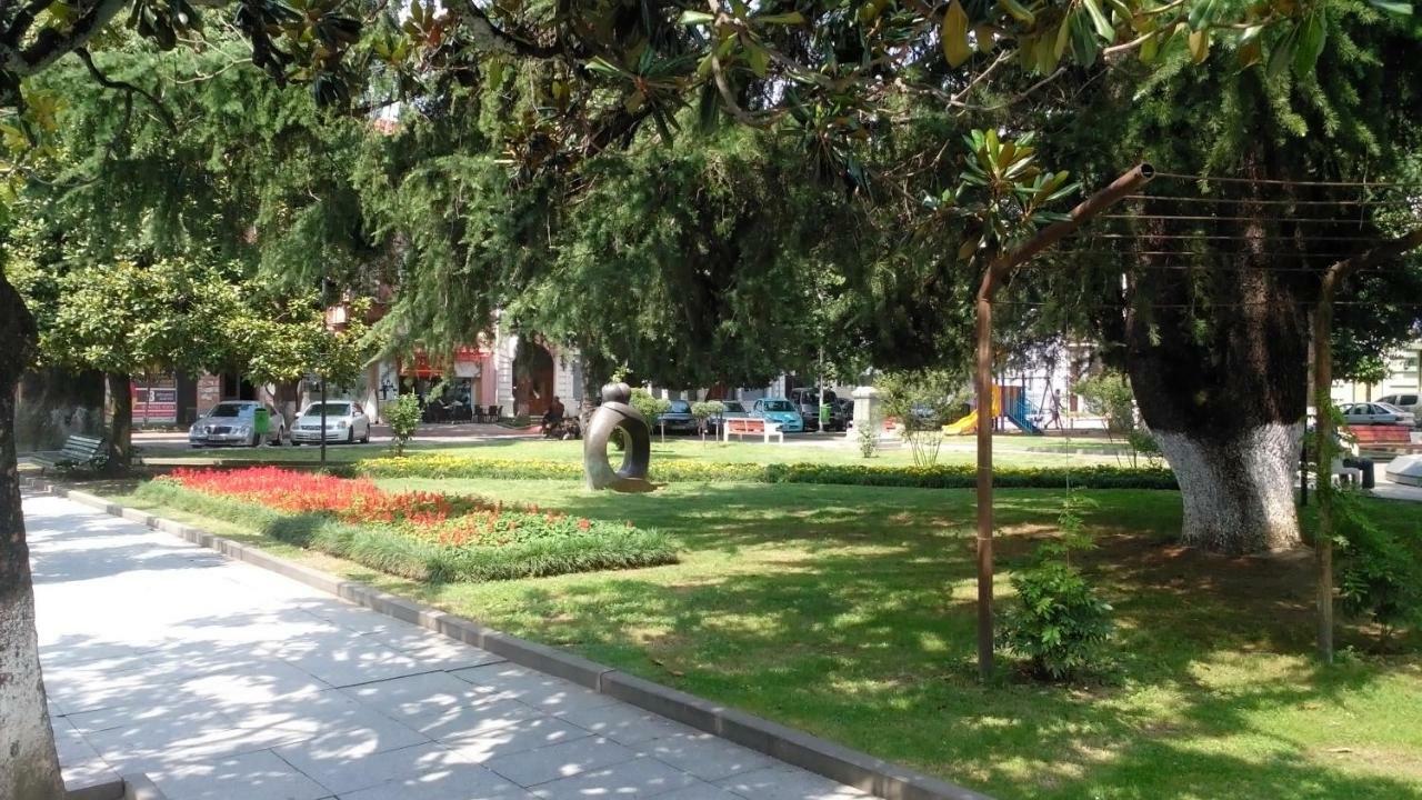 Apartament In The Centre Batoumi Extérieur photo